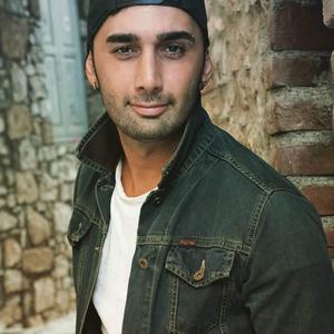 Belki de çok yakınsın(Mert Kesepara)