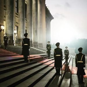 神级免费伴奏_''年轻的将军 Young General''