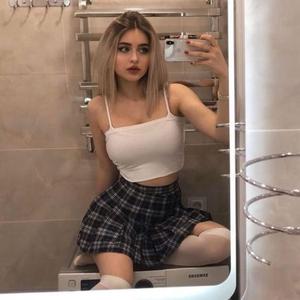 Hola! (feat. ilyANGEL22)