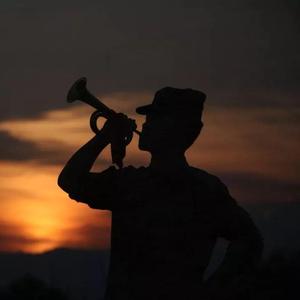 铁打的队伍 伴奏F调 有旋律