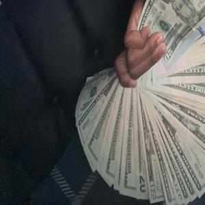 Moisy Kit (feat. livinfastnas)