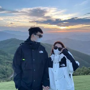 轻叹红尘岁月催 伴奏