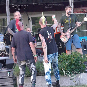 Pissar (Live på Hugo fjäderben)