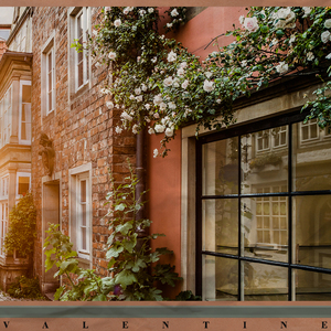 손등에 피어난 아픔