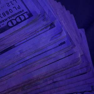 Button (feat. Blokkbxbysebas)