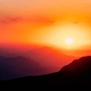 Medytacja w porannym świetle (sekwencja do zapętlania)