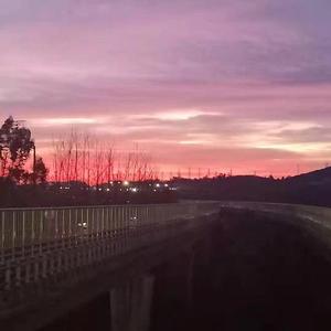 Powfu-a friend in you-伴奏（Train / SevenYee remix）