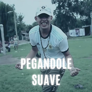 Pegandole suave