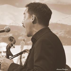 Απ' το στενό οντέ περνάς (feat. ΝΙΚΟΣ ΒΕΝΕΤΑΚΗΣ & ΜΠΑΜΠΗΣ ΧΑΤΖΙΔΑΚΗΣ)