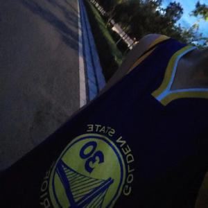 一瓶怡宝一只羊