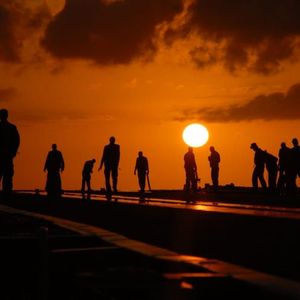 Walking In The Sun VS Insomnia （C李大锤 / Jin金 remix）