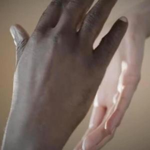 Basta Volersi Bene (feat. Freakybea, Nico Lombardi, Tommaso Lorenzetti, Eleonora Canepa, Alberto Lagomarsini, Diego Cassettari, Monica Pera, Sara Benedetti, Indra Bocchi, Pamela, Isabella Bonaccorsi, Gianni Nuzzi, Diego Simonini & Paola Magera)