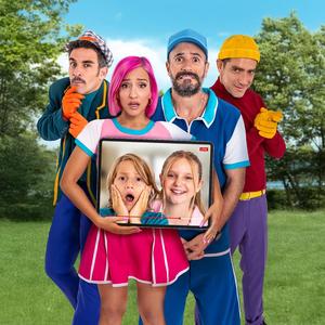 שכחו אותי בוולוג- שיר נושא (feat. משפחת טרסוב, עדי שרון, אביעד בנטוב & משה אשכנזי)