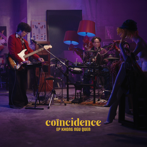 Không Giống Những Đôi Chân Chạm Mặt Đất