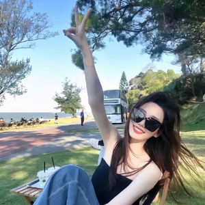 我们之间的默契是绝口不提爱情