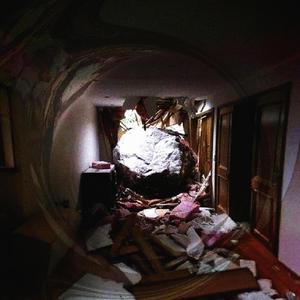 dark (feat. austin van fox)