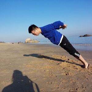 没快乐不是因为已经长大