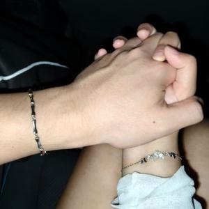 落暮色里的相拥