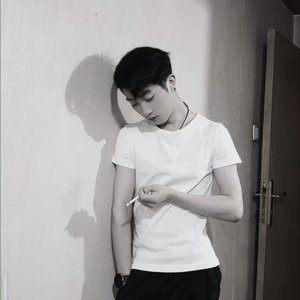 《动了不该动了情》