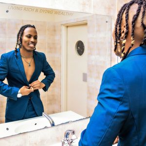 LIVING RICH & DYING WEALTHY