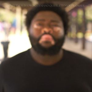 NINGUÉM AVISA PRO QUENIANO QUE ELE TEM QUE CORRER