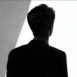 多想在平庸的生活拥抱你