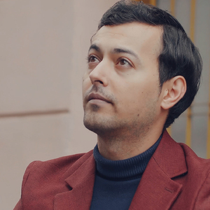 Uitati-va la noi cum ne iubim