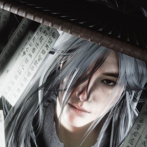 斜月洞底歌声缈