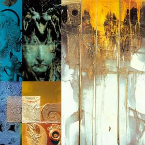 Цветочный мед небесного блюдца стечет в наши глаза, излучая голубой свет в поры нашей кожи и мембраны наших голосов