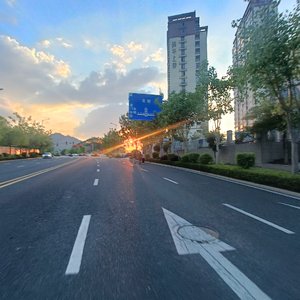 《街灯与星辰》
