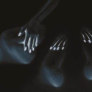 bloodmoon (r.roo Remix)