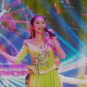 爱在金蚕小镇 何文钰