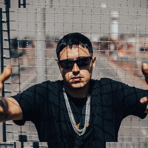 Entre Becos e Vielas