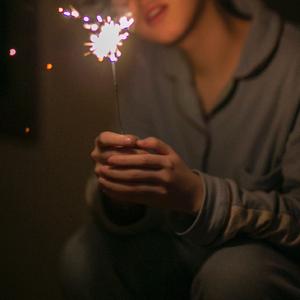 十叁（藏进夜里，躲在光下 ）