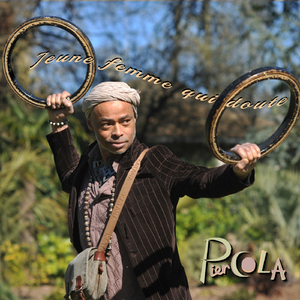 Jeune femme qui doute