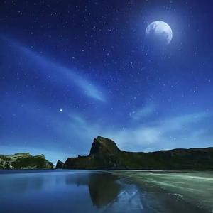 落日亲吻银光海