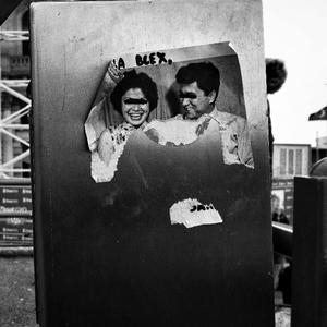 Elleri Göğe Kaldır