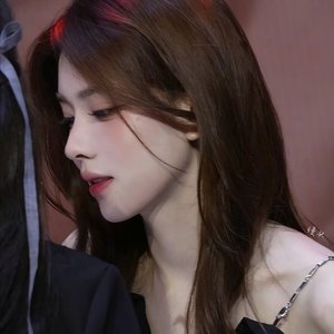 小胡同（翻自 郑欣尧）