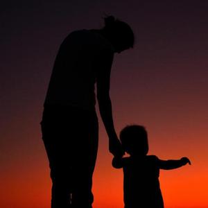 给那个话多的女人