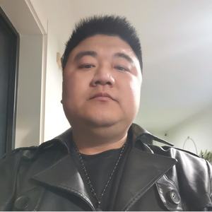 吃着碗里看着锅里