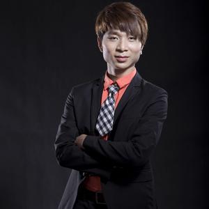 吴奇龙 - 边走边唱