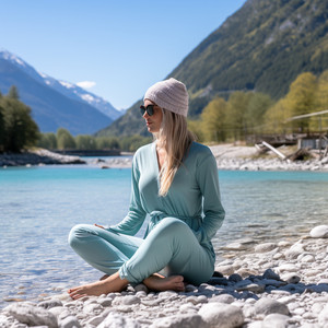 Flujo De Vinyasa Junto Al Riachuelo