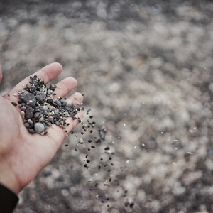 优美的低于生活