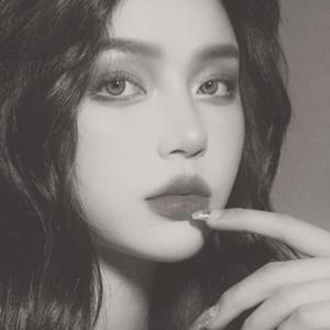 婉令－折枝花满衣