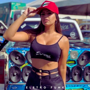 NOVINHA GANHA PRESENTE