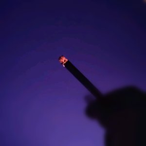 凌晨三点的烟灰