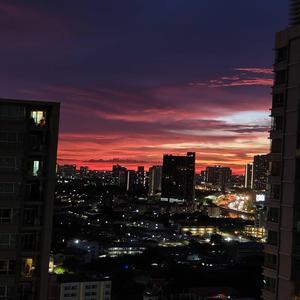 ฟ้าแดงวันอาทิตย์