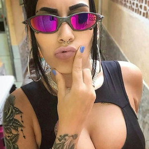 QUICA COM FORÇA E NÃO PARA ESFREGA A TCHECA NA VARA AQUELA CAPRICHADA DO NADA