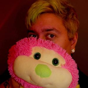 Trykker på knapper (Lager rare lyder) (Original)