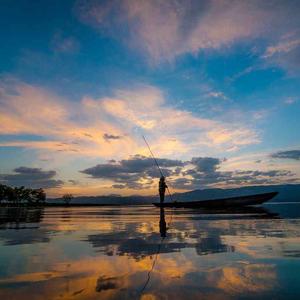 唉声叹气是这般的无奈